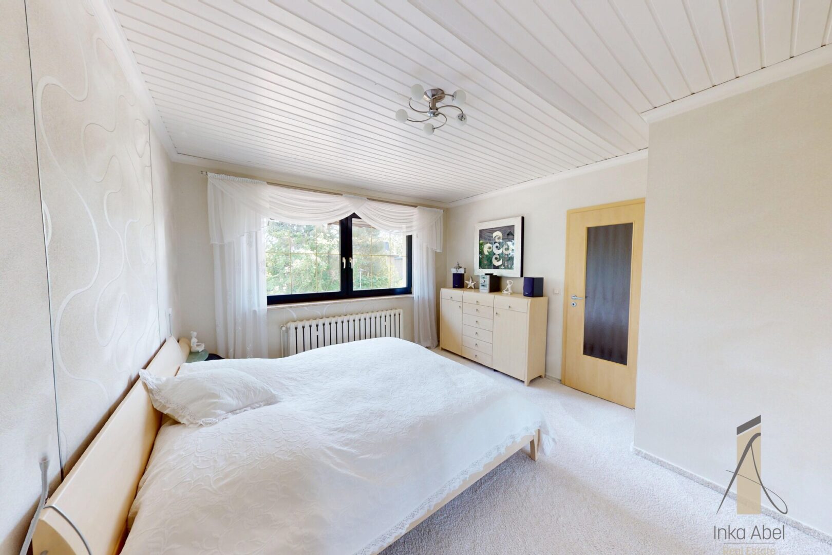 Schlafzimmer DG