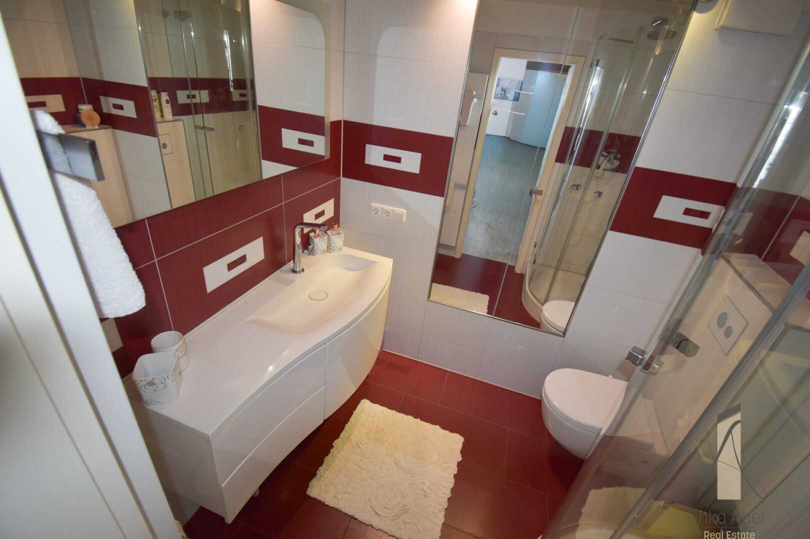 Bad mit Dusche